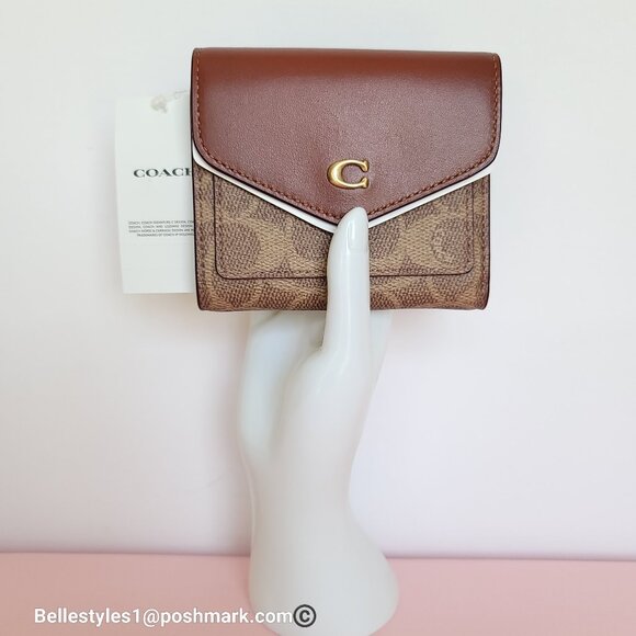 COACH Wyn Small Wallet In Colorblocked Signature Canvas & Leather-Tan Rust 🎈$89 - Picture 5 of 16